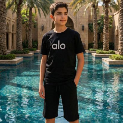 صورة طقم ولادي قطني من قطعتين.